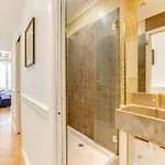 Montorgueil - Hyper Centre - Chatelet 3min * Париж